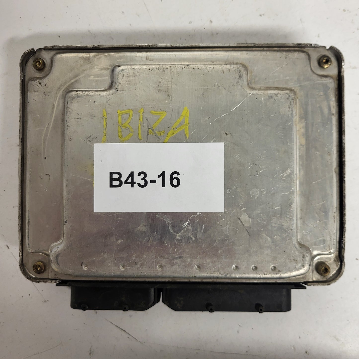 VW SEAT ECU / 045906019BB / 0281011074 / EDC15P+ / BOSCH