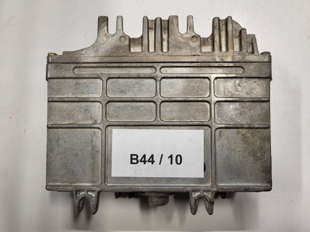 VOLKSWAGEN POLO ECU / 030906027AA / 0261204617 / BOSCH - B44-10 - 3