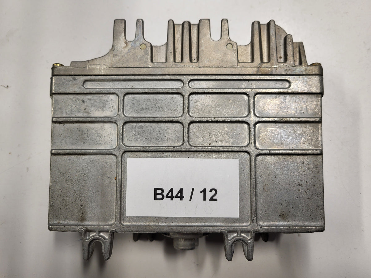 VOLKSWAGEN POLO ECU / 030906027AA / 0261204617 / BOSCH - B44-12 - 3