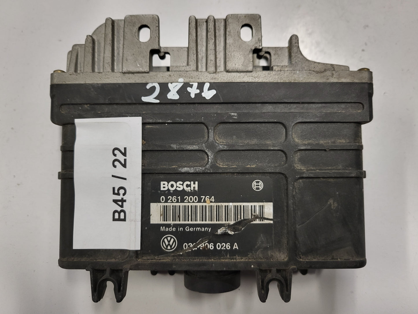 VW GOLF 3 ECU / 0261200764 / 030906026A / BOSCH