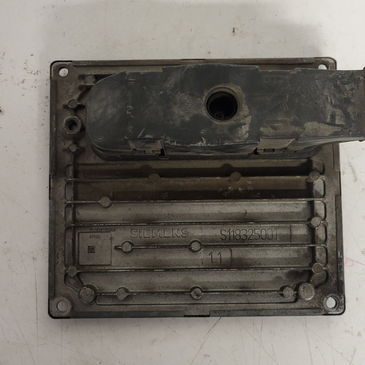 Ford ECU / S118107003L / 2S6A-12A650-TH / 5IQS / SIM22 / J38AC / S118107003 - B50-12 - 3