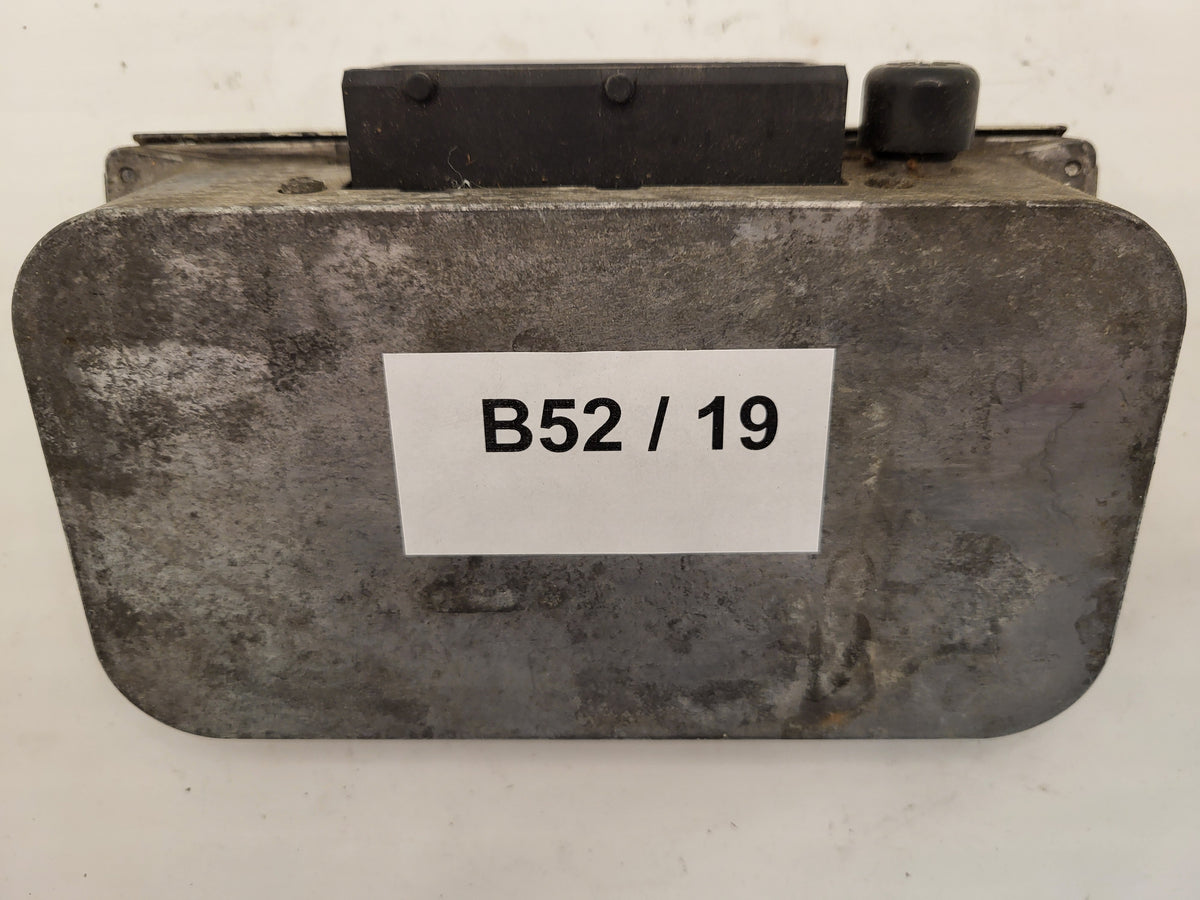Renault Laguna ECU / 8200512207 / 8200256858 - B52-19 - 3