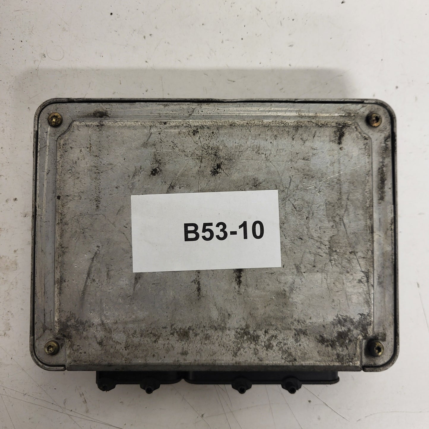 VW GOLF 4 ECU / 038906018J / 0281001613 / BOSCH