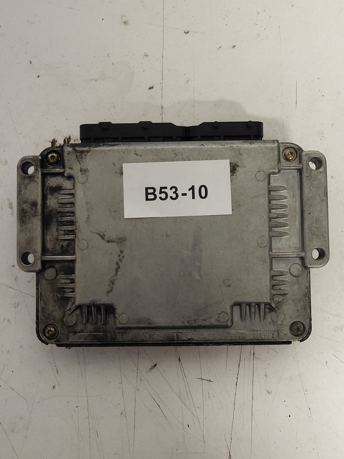 RENAULT ECU / 0281010502 / 8200118522 / HOM8200085921 / BOSCH - B53-10 - 3