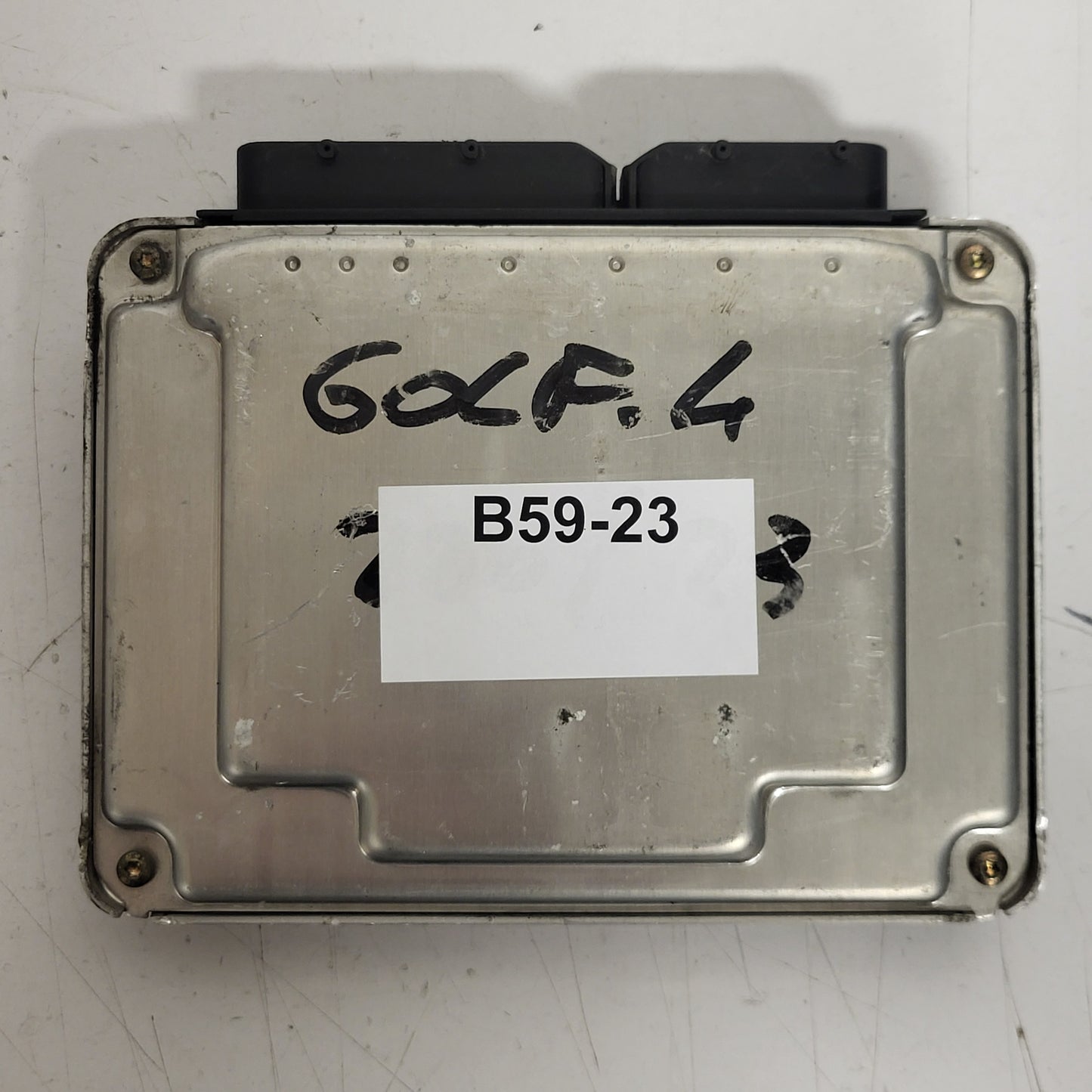 VW GOLF ECU / 038906012K / 0281010111 / BOSCH