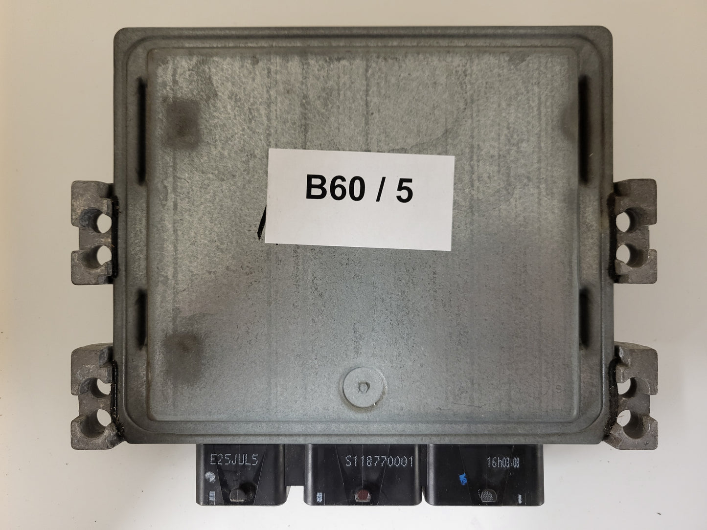 RENAULT MEGANE SCENIC ECU / S122326109A / 8200565863 / 8200592611 SID301 SIEMENS