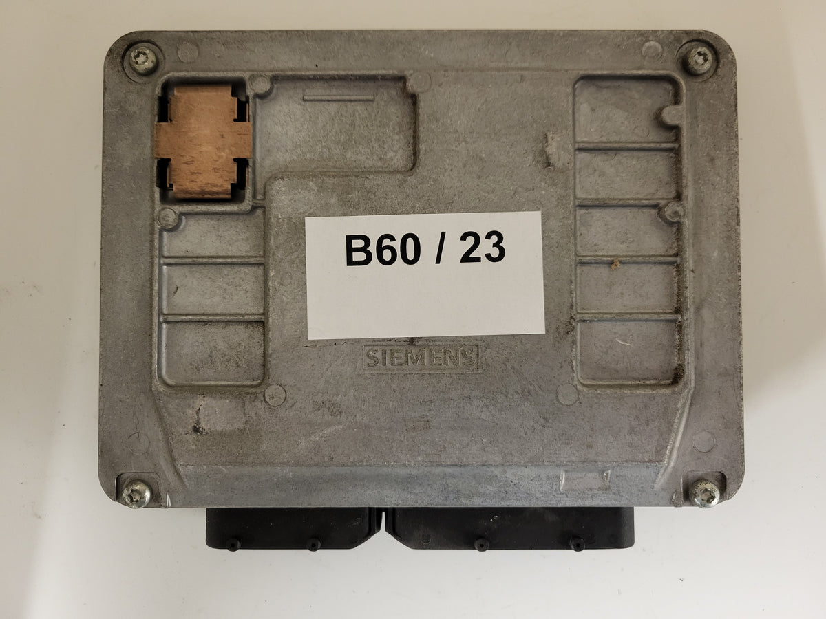 VW POLO ECU / 03E906033 / 5WP40163 04 / 5WP4016304 / SIEMENS - B60-23 - 3