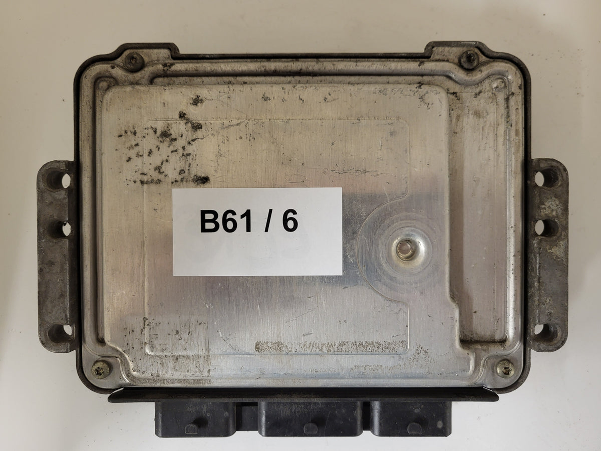 RENAULT ECU / 0281011437 / 8200305678 / 8200313302 / BOSCH - B61-06 - 3