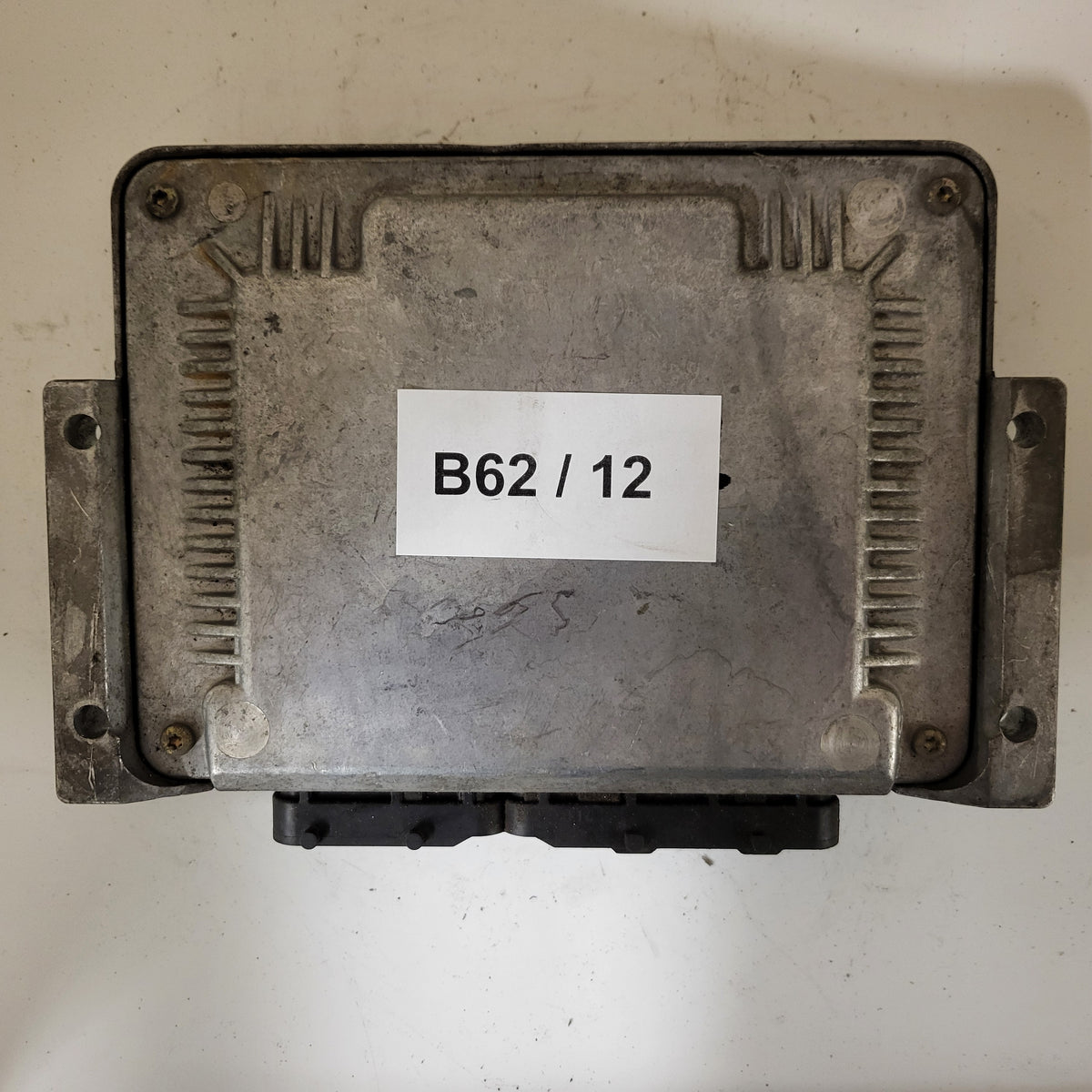 ALFA ROMEO 147 ECU / 0281010332 / 73501227 / 93741WAA / BOSCH - B62-12 - 3