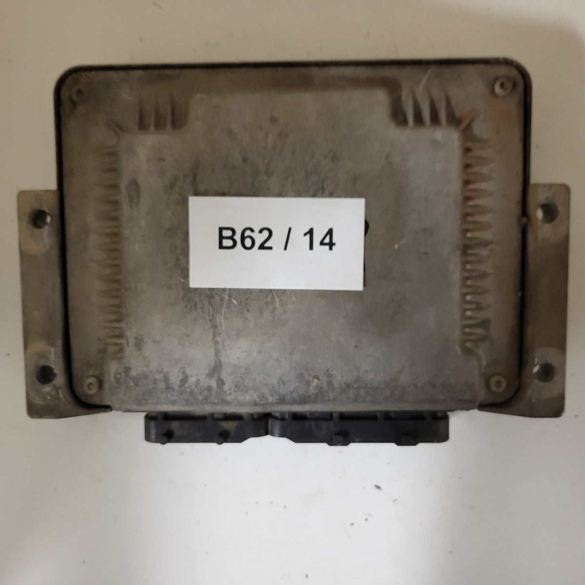 Fiat STILO ECU / 0281011553 / 55198058 / 19247EAA / BOSCH - B62-14 - 3