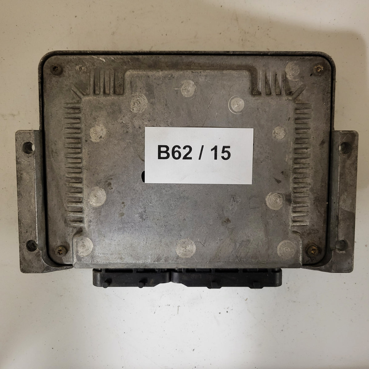 ALFA ROMEO 147 ECU / 0281010332 / 73501227 / 93741WAA / BOSCH - B62-15 - 3