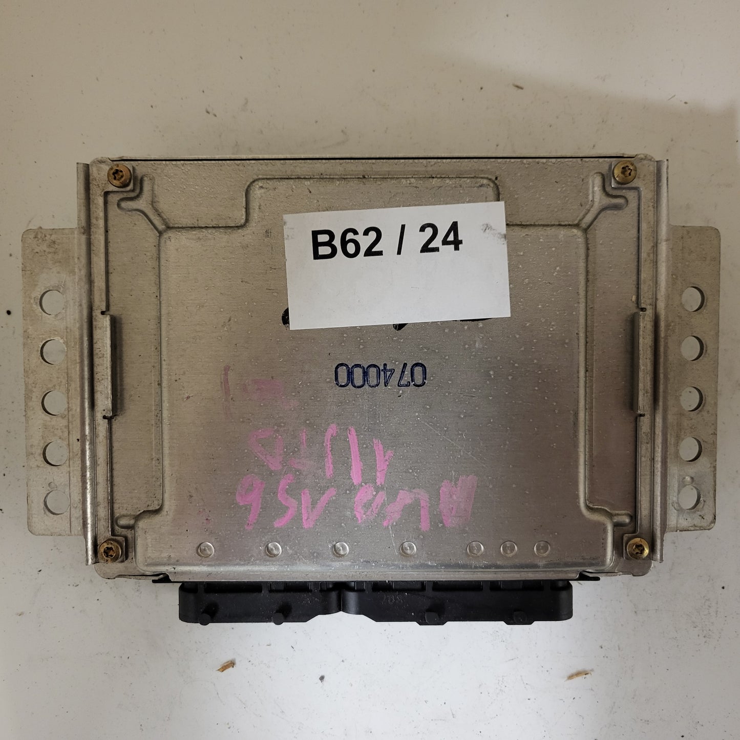 ALFA ROMEO 156 ECU / 0281010740 / 46801302 / BOSCH