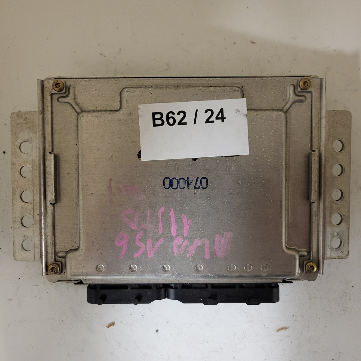 ALFA ROMEO 156 ECU / 0281010740 / 46801302 / BOSCH - B62-24 - 3