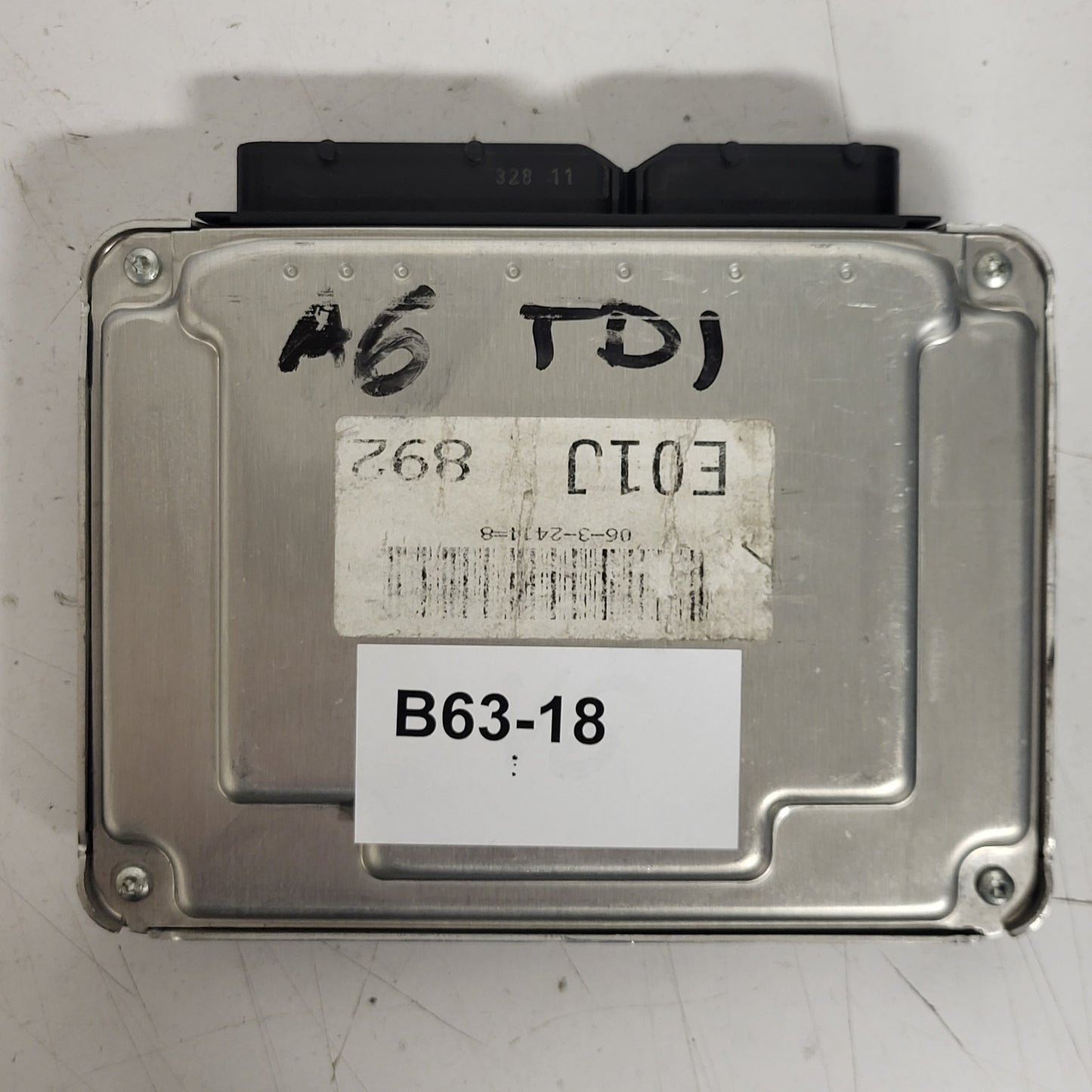 VW AUDI ECU / 0281011387 / 8E0907401J / EDC15VM+ / BOSCH