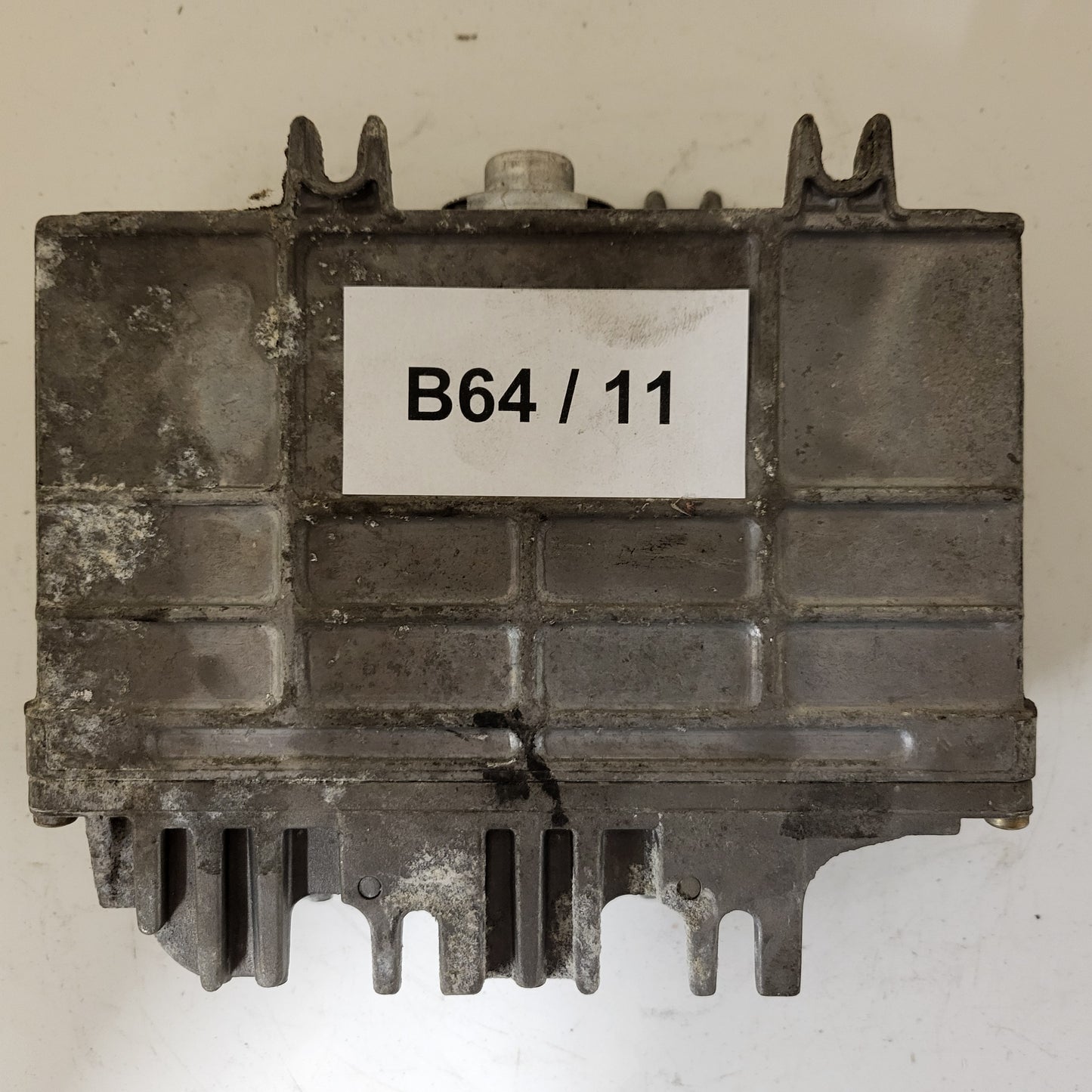 VW POLO AROSA ECU / 030906027AK / 0261203930 / BOSCH