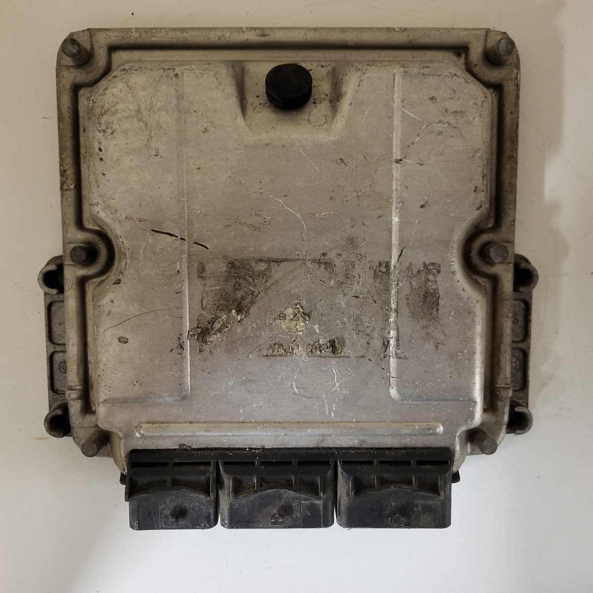 RENAULT ECU / 0281010483 / 8200039569 / 8200127078 / BOSCH - B65-06 - 3