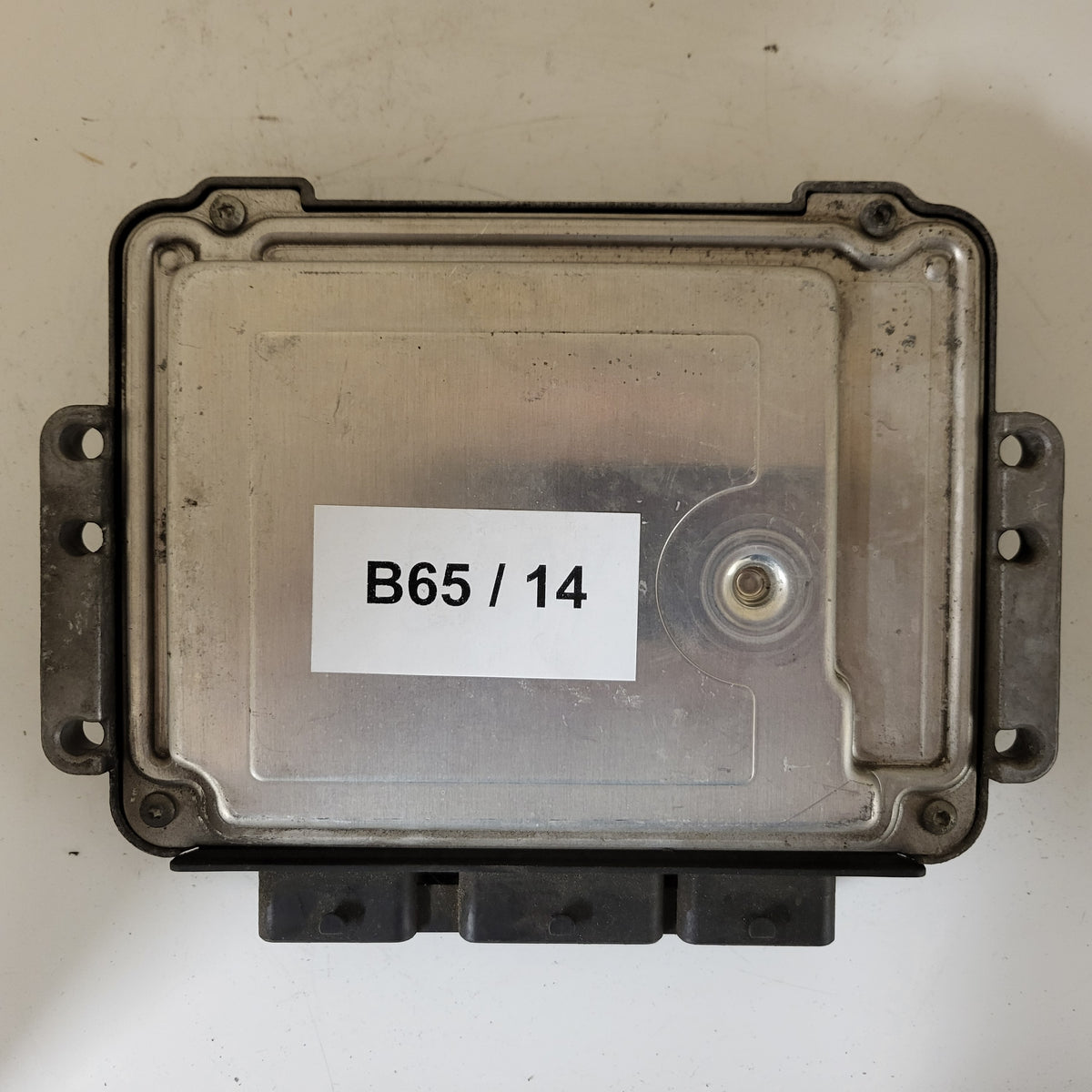 Renault ECU / 0281011549 / 8200391966 / 8200370779 / BOSCH - B65-14 - 3