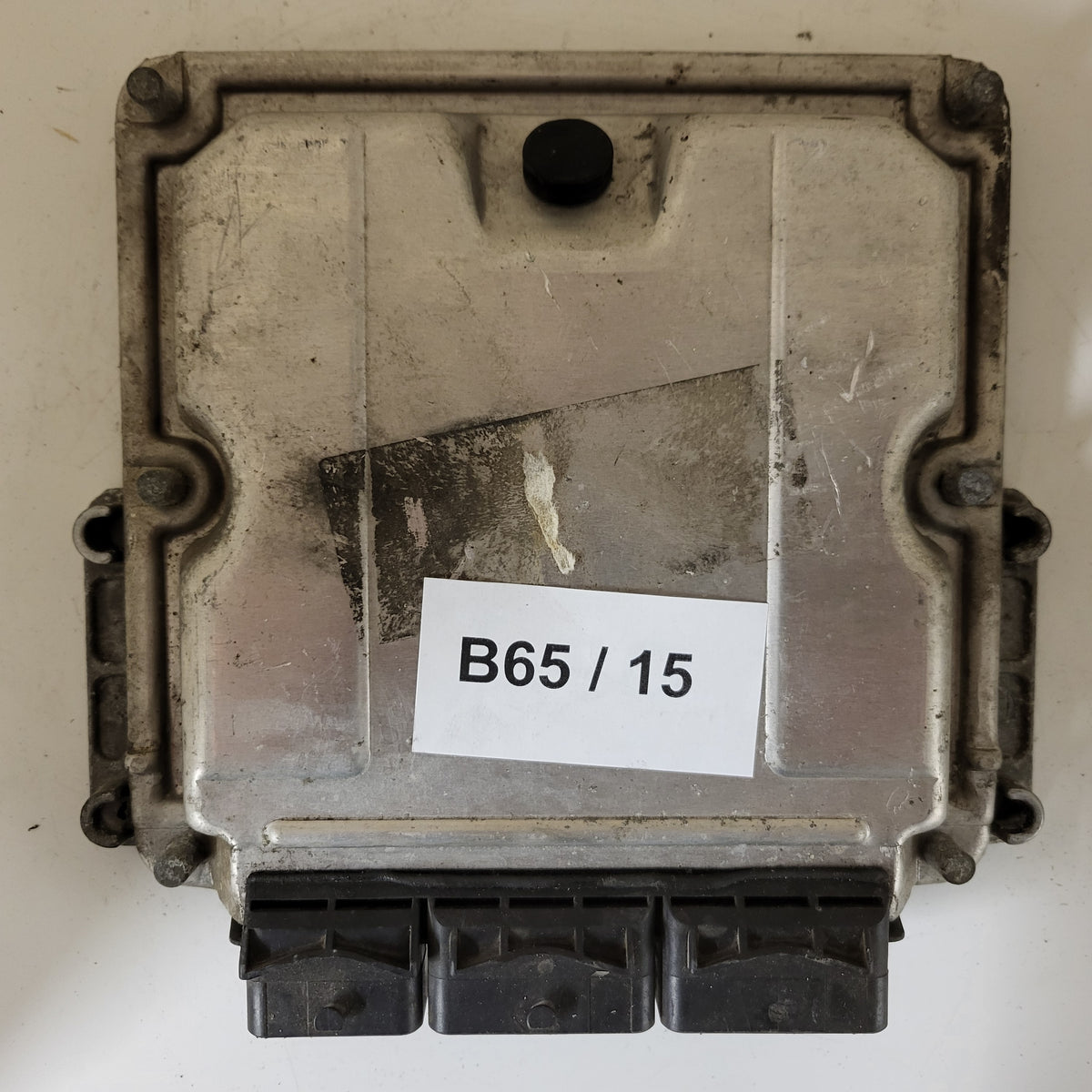 RENAULT ECU / 0281010483 / 8200039569 / 8200127078 / BOSCH - B65-15 - 3