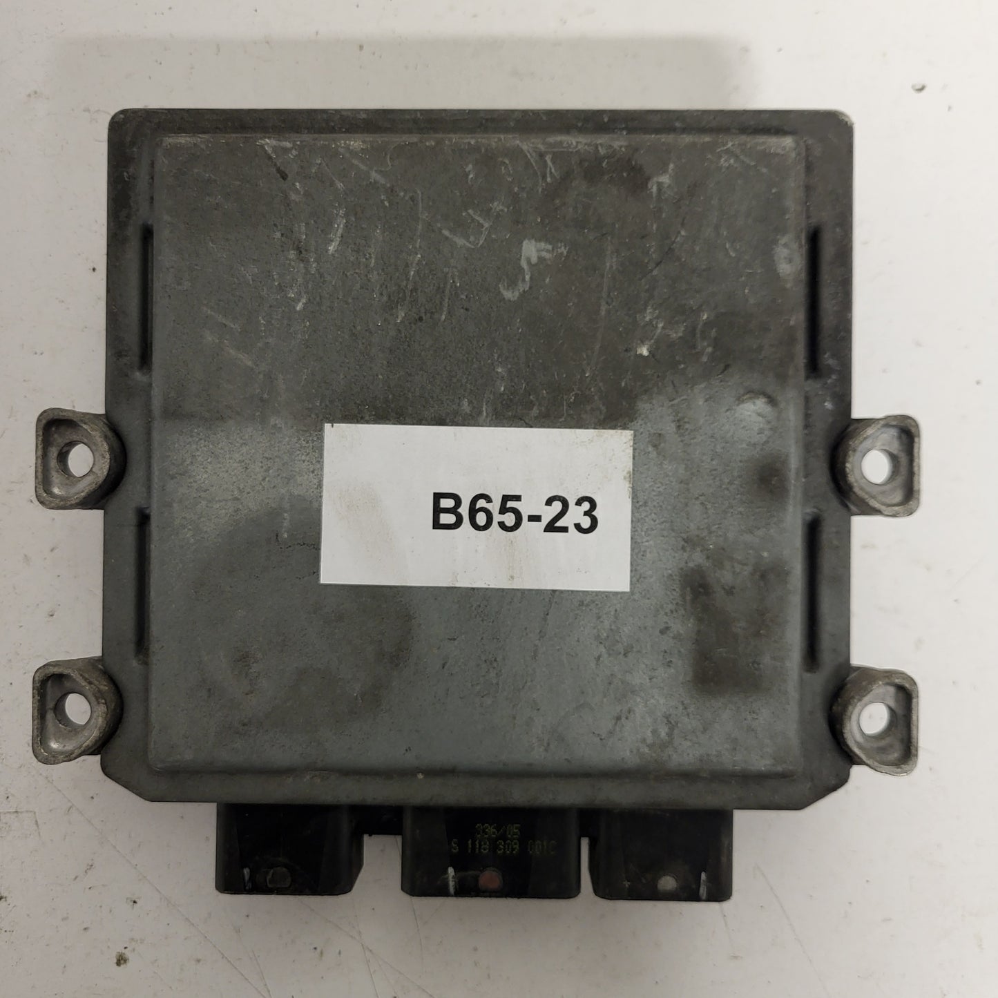 FORD FIESTA ECU / 6S61-12A650-AB / 5WS40241B-T / SID804 / 1CMB / SIEMENS - B65-23 - 3