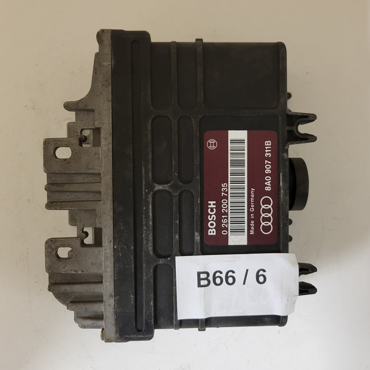 Audi ECU / 0261200735 / 8A0907311B / BOSCH - B66-06 - 3