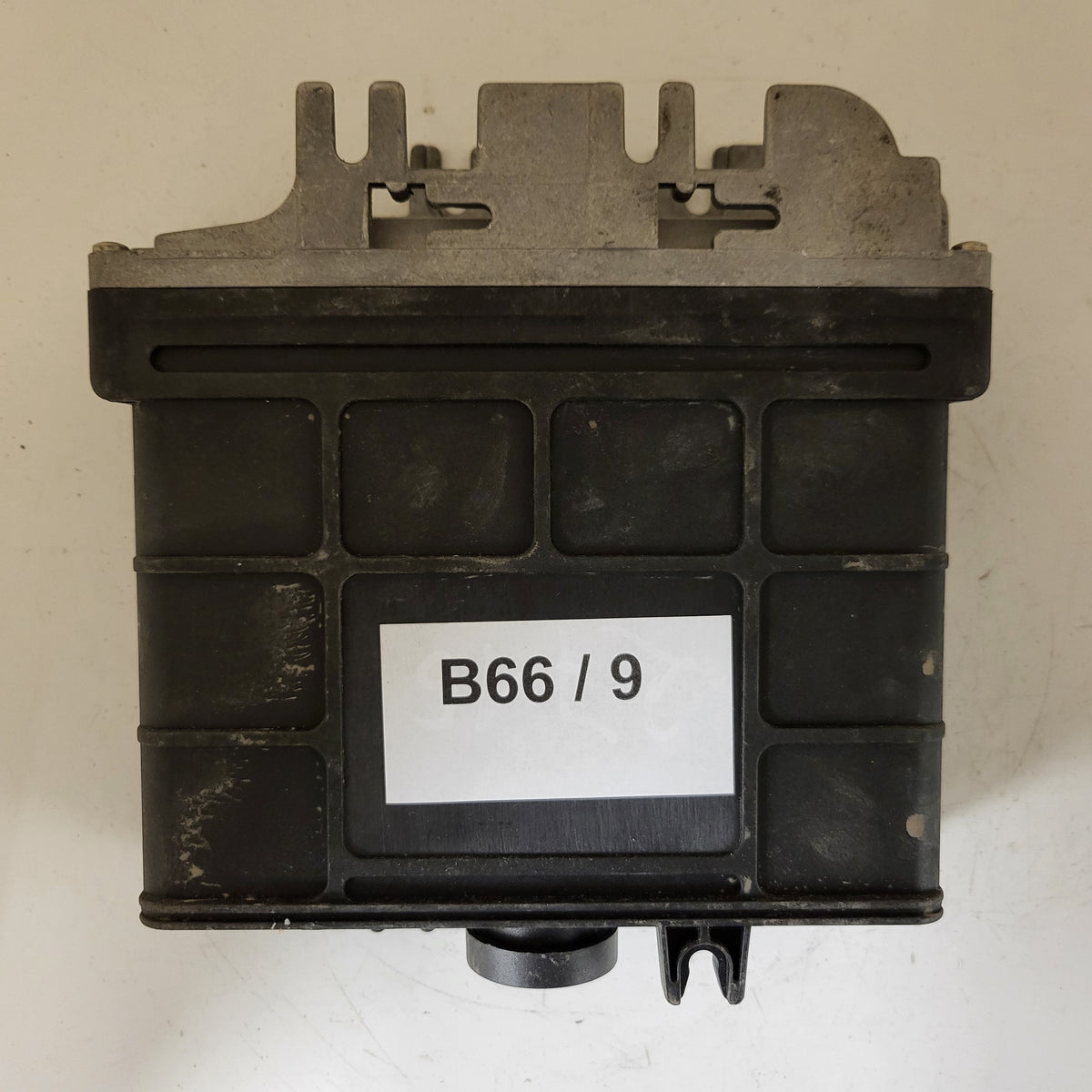 VW GEARBOX ECU / 096927733AG / 5DG007201-14 / HELLA - B66-09 - 3