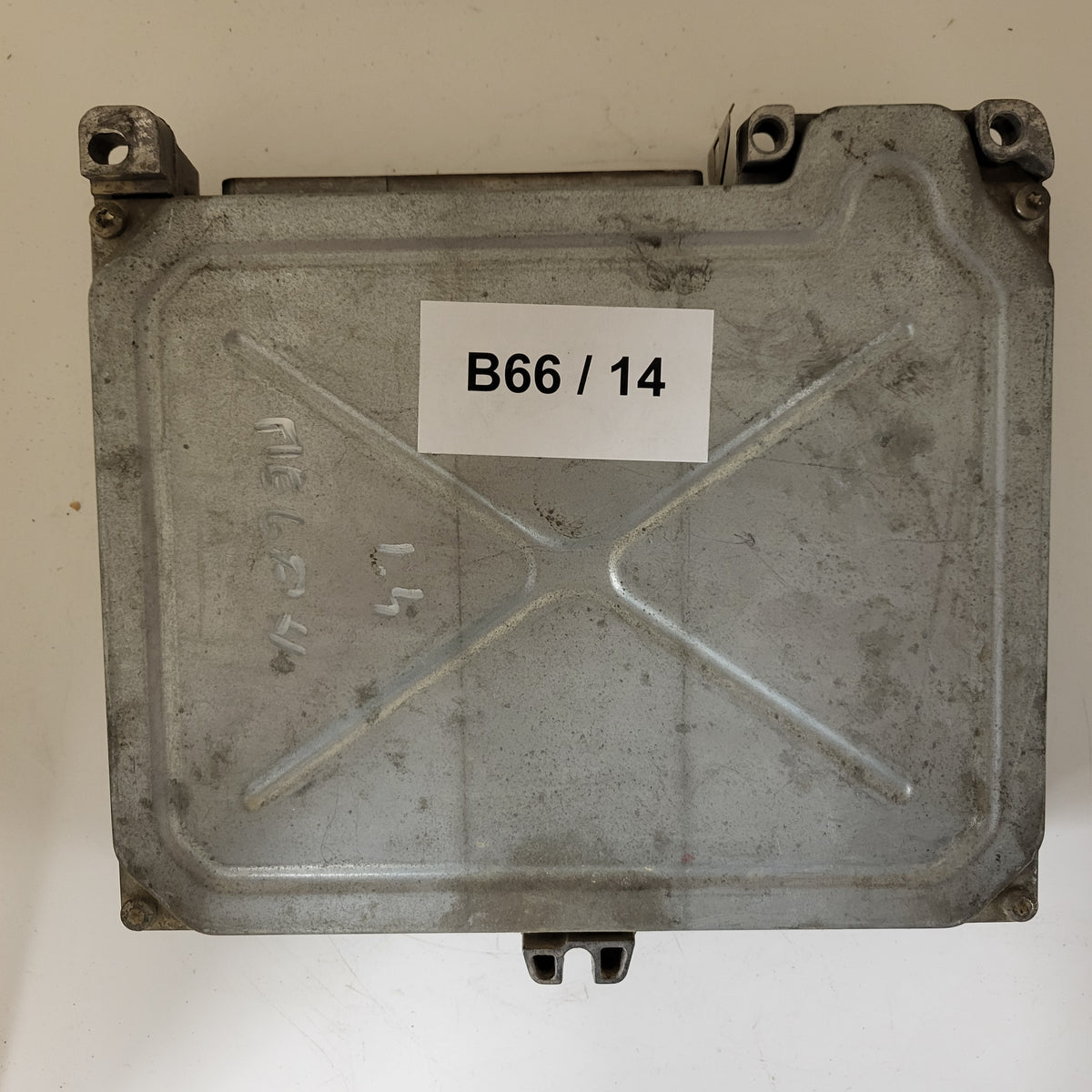 Renault ECU / S111730108C / HOM7700864451 / 7700101920 / S111730108 / SIEMENS - B66-14 - 3