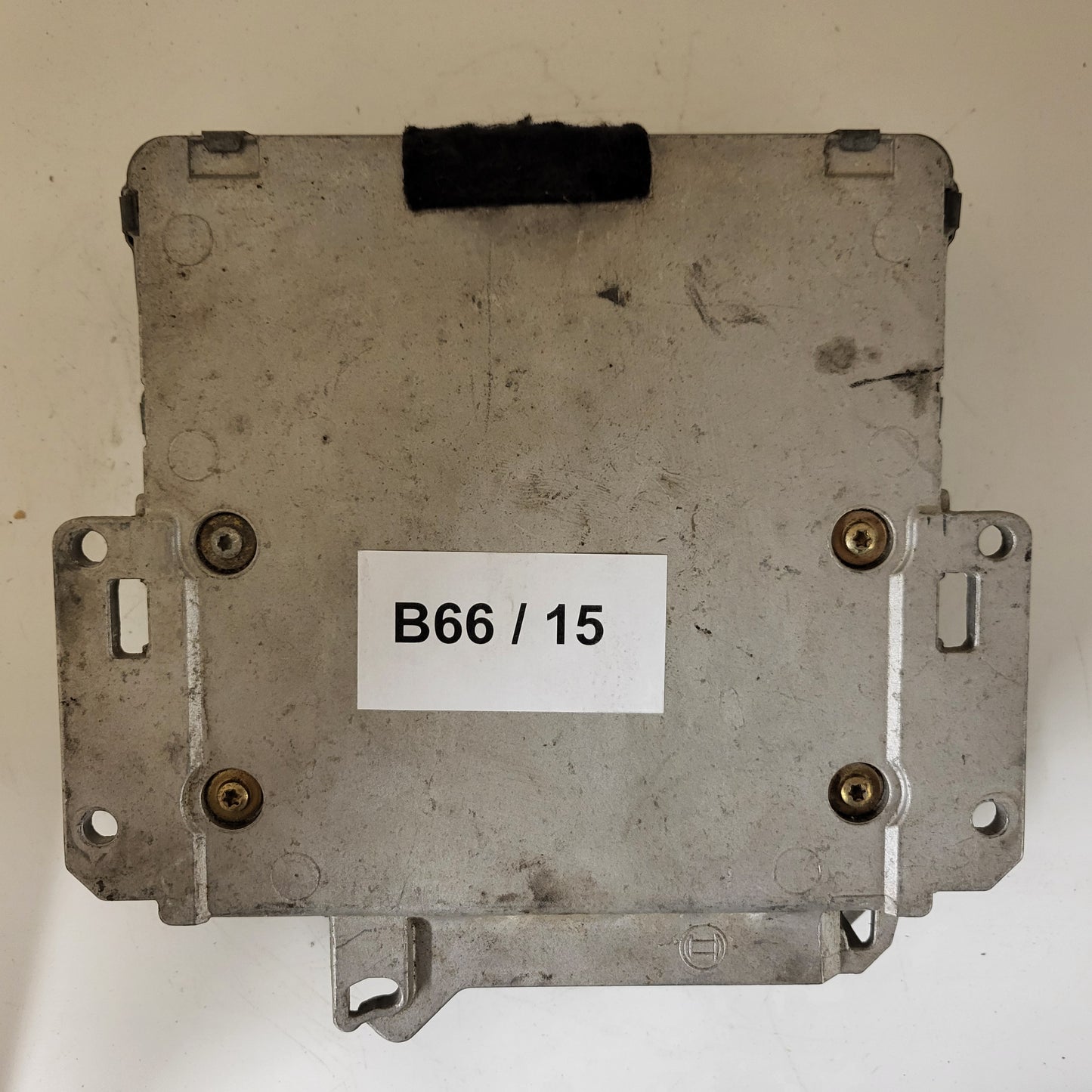 Audi 80 ECU / 0281001185 / 8A090741B / BOSCH