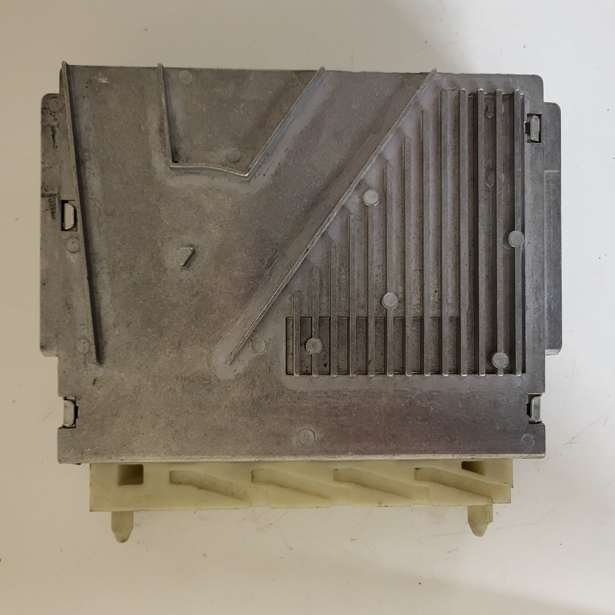 Volvo S60 V70 XC70 S80 ECU / P09480761 / 1T0505A00 / T02060554 / TEMIC - B67-06 - 3