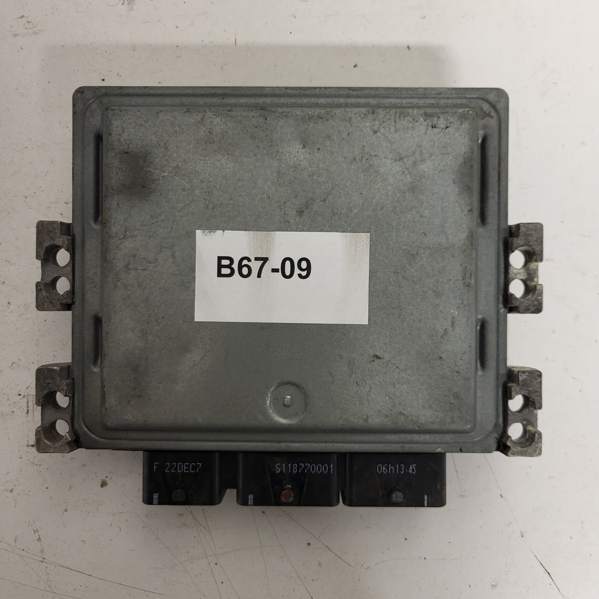RENAULT MEGANE ECU / S122326114A / S122326114 / 8200843713 / 8200807626 - B67-09 - 3
