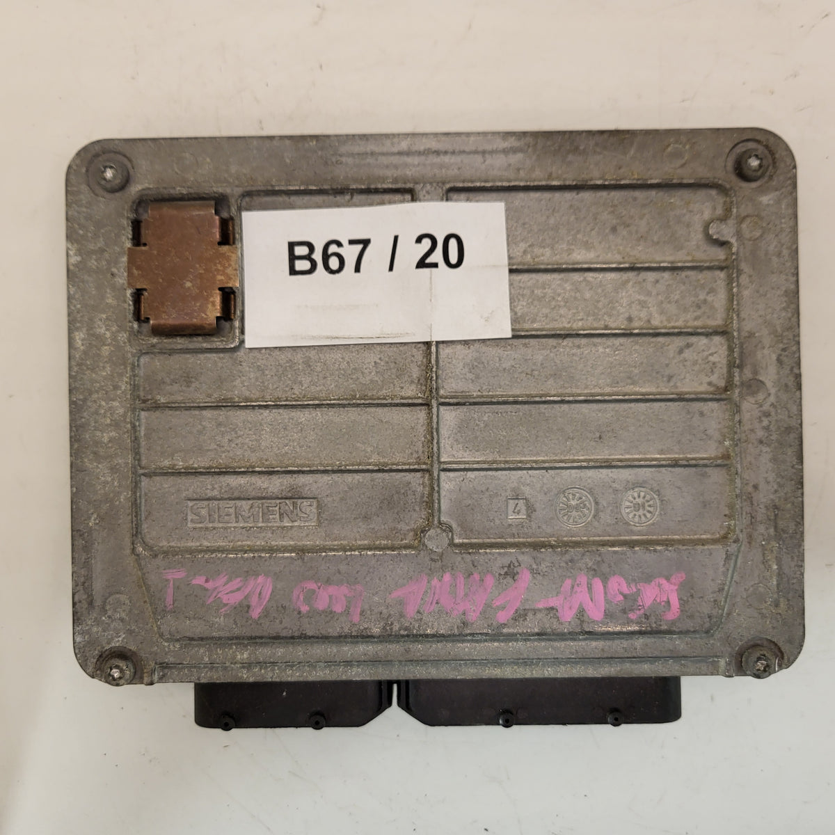 ŠKODA FABIA ECU / 047906033C / 5WP44199 07 / SIMOS 3PA / SIEMENS - B67-20 - 3