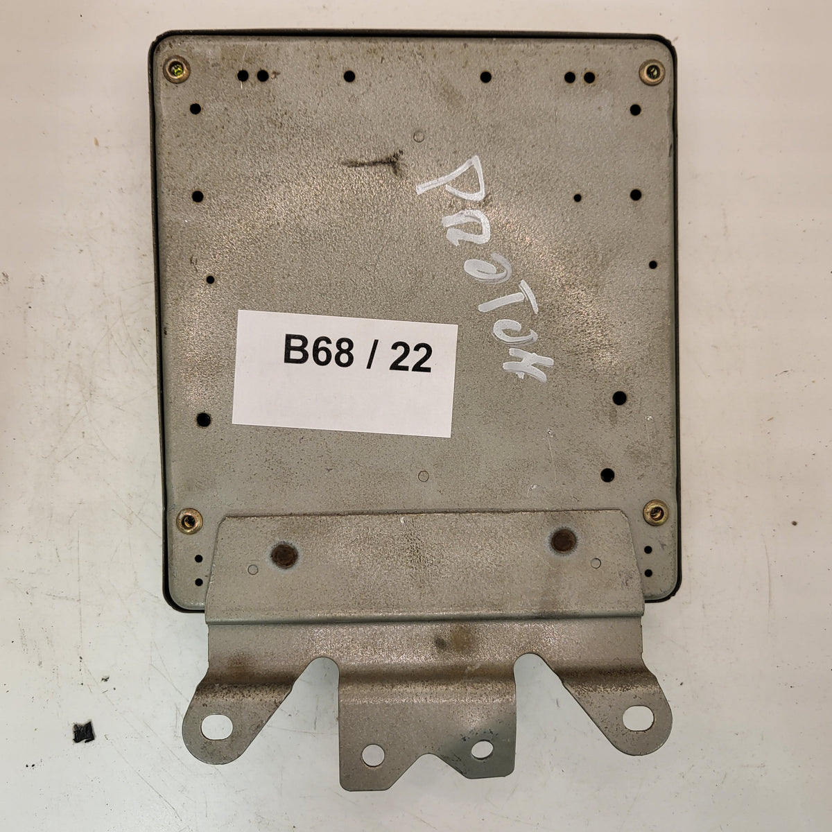 PROTON 400 ECU / MD325253 / E2T3981 / MITSUBISHI - B68-22 - 3