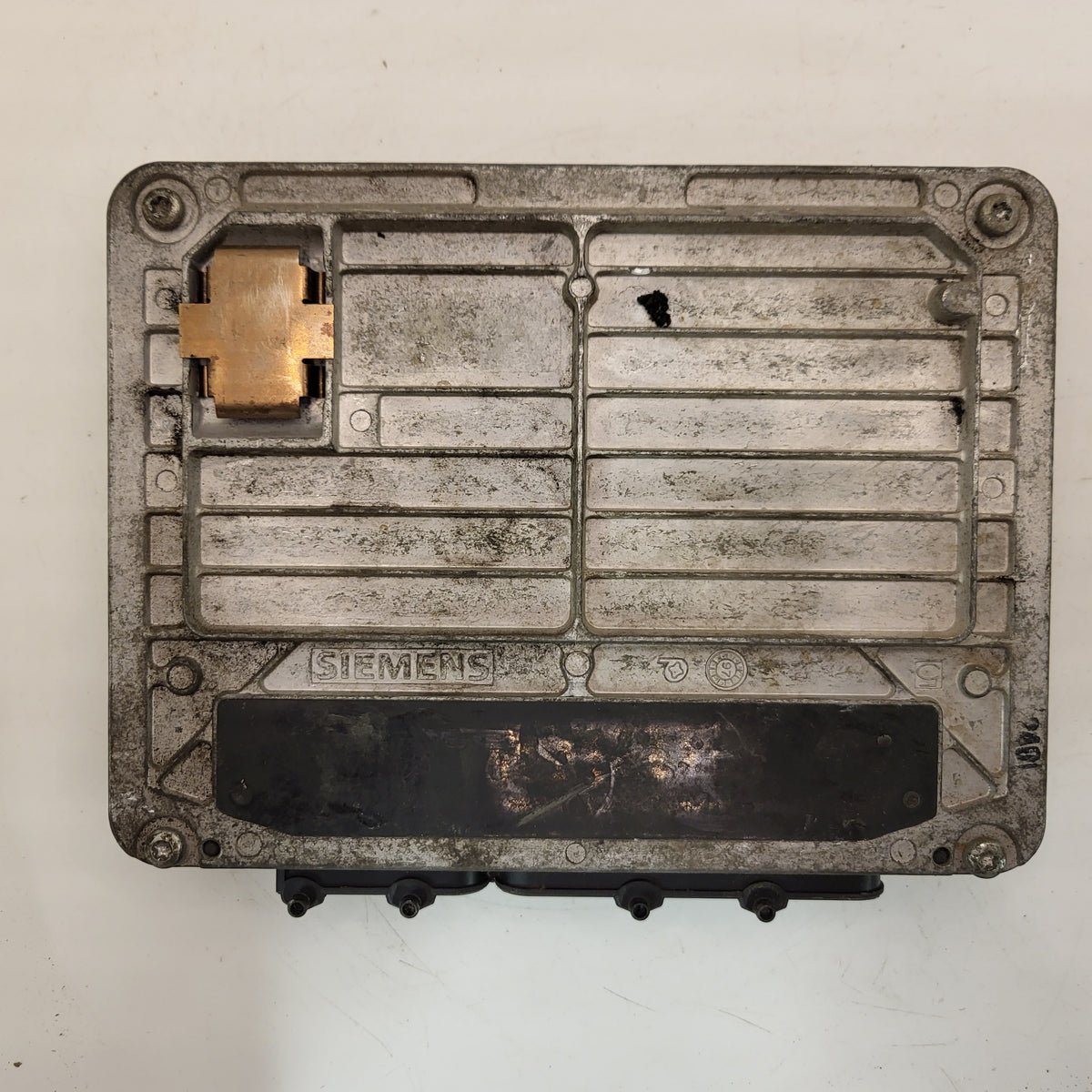ŠKODA FELICIA ECU / 047906030M / 5WP4327 02 / SIEMENS - B70-17 - 3