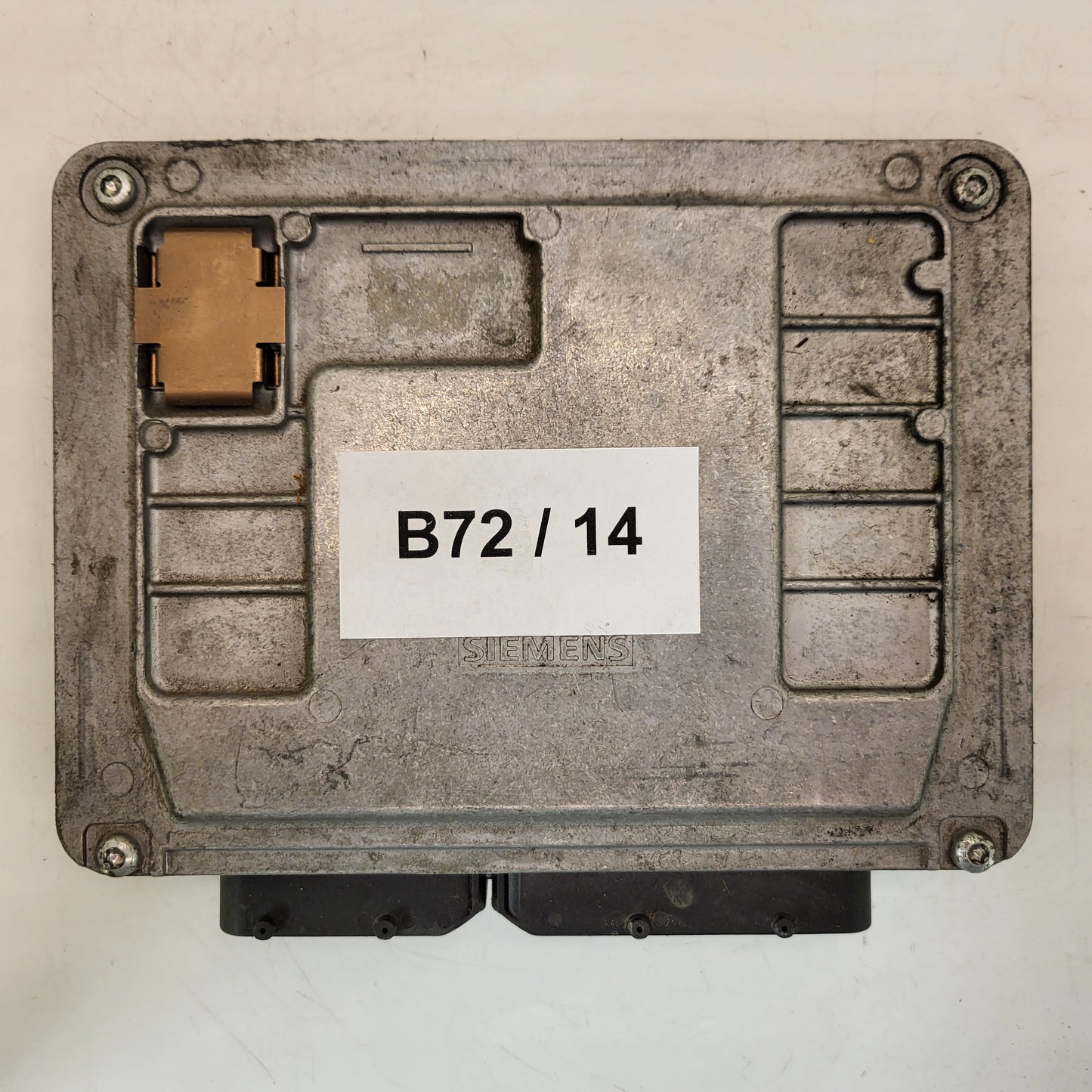 VW POLO ECU / 03E906033 / 5WP40163 03 / 5WP4016303 / SIMOS 3PE SIEMENS