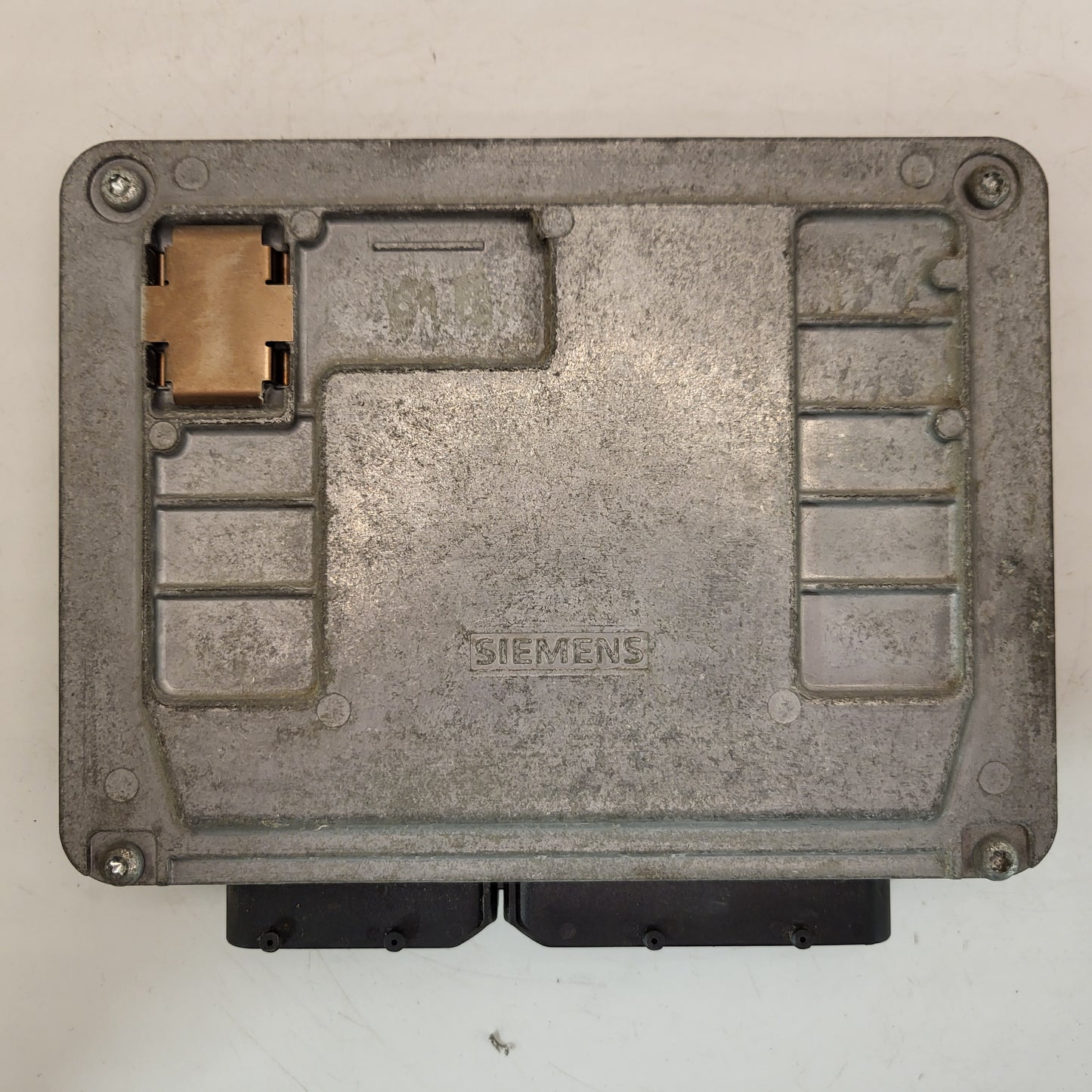VW POLO ECU / 03E906033 / 5WP40163 03 / 5WP4016303 / SIMOS 3PE SIEMENS