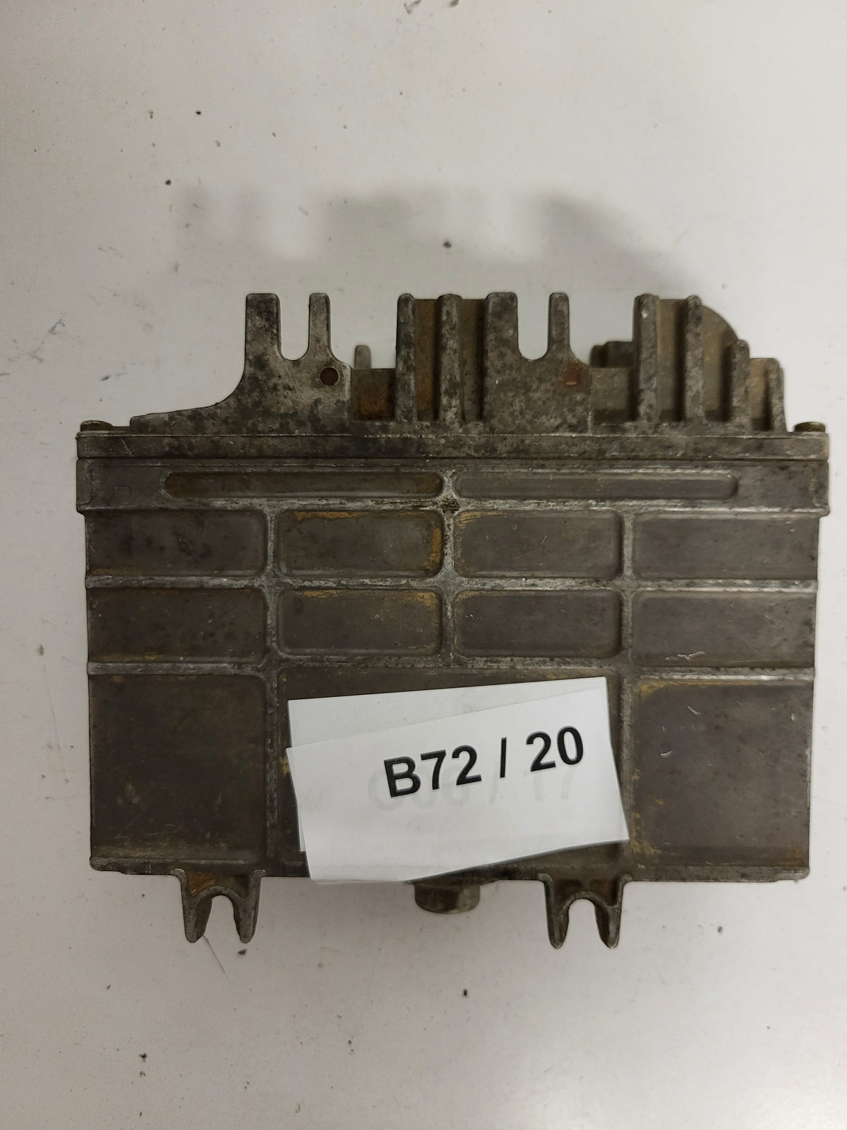 SEAT ECU / 0261203748/749 / 6K5906026A / BOSCH - B72-20 - 3