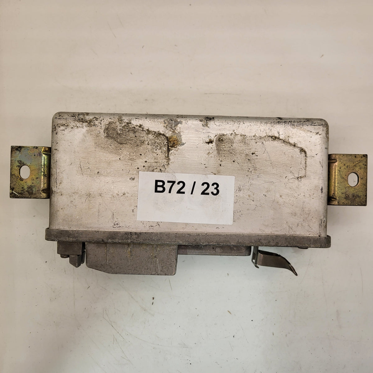 Renault 25 ABS ECU / 0265100016 / BOSCH - B72-23 - 3