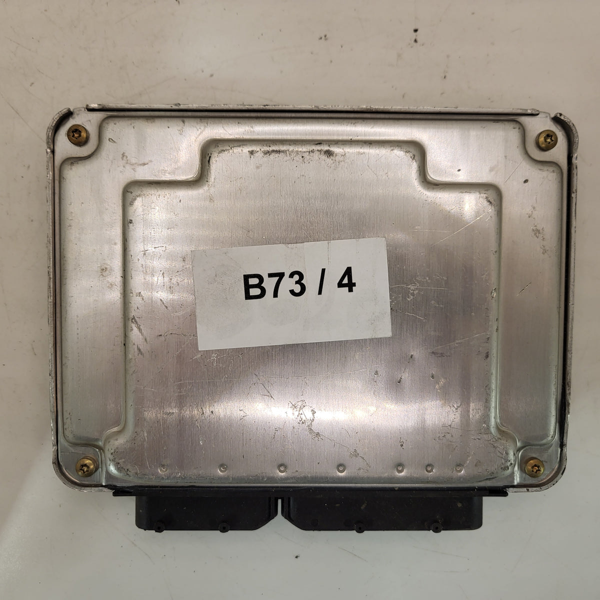 Audi VW ECU / 4Z7907401B / 0281010897 / EDC15VM+ / 28SA5382 / BOSCH - B73-04 - 3