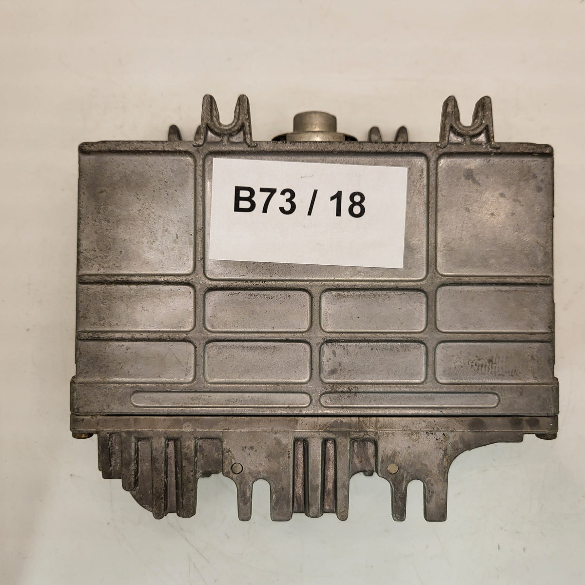 VW ECU / 0261203544 / 441.0.4046-024.6 / 26SA4184 / BOSCH - B73-18 - 3
