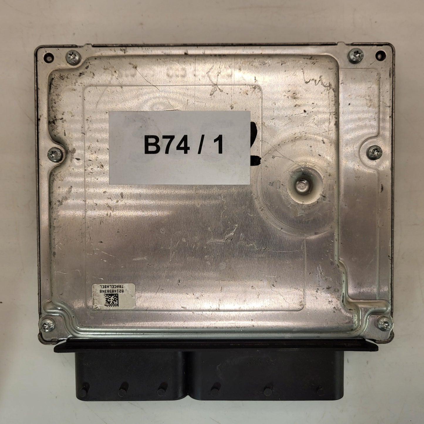 BMW 1 E87 ECU / 0281015042 / DDE7811701 / 7811701 / BOSCH