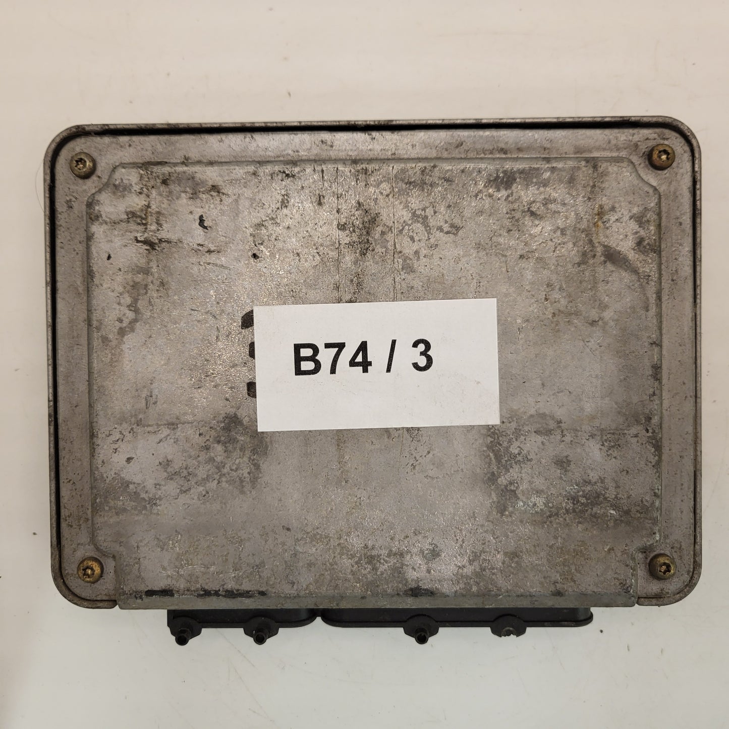 VW GOLF ECU / 06A906018CL / 0261206076 / BOSCH