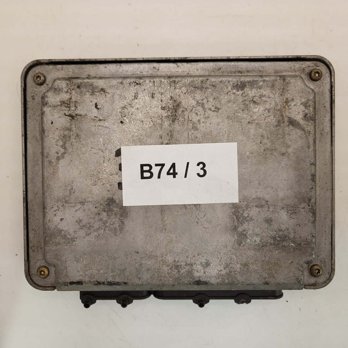 VW GOLF ECU / 06A906018CL / 0261206076 / BOSCH - B74-03 - 3