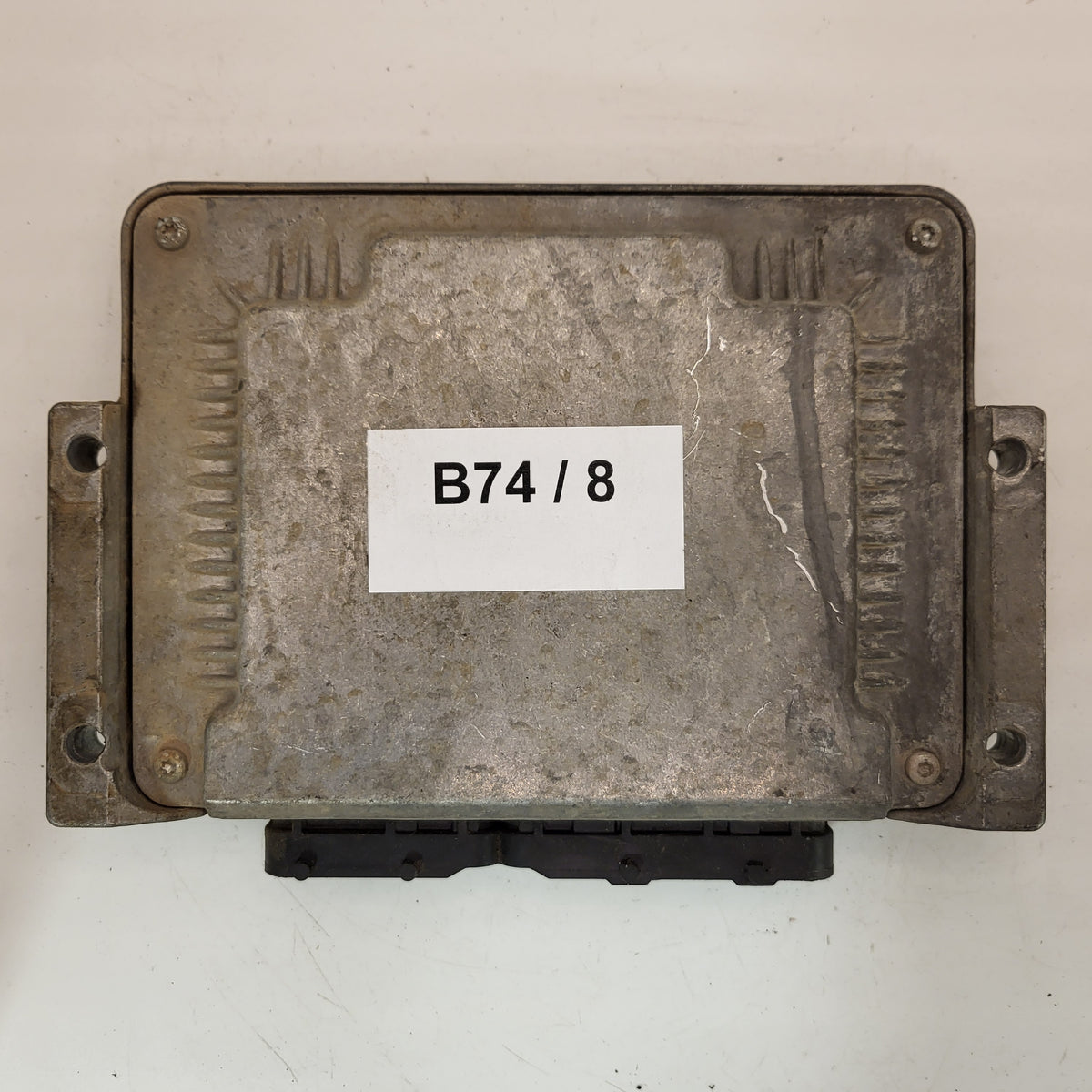 Fiat STILO 1.9 ECU / 0281011799 / 55191546 / BOSCH - B74-08 - 3