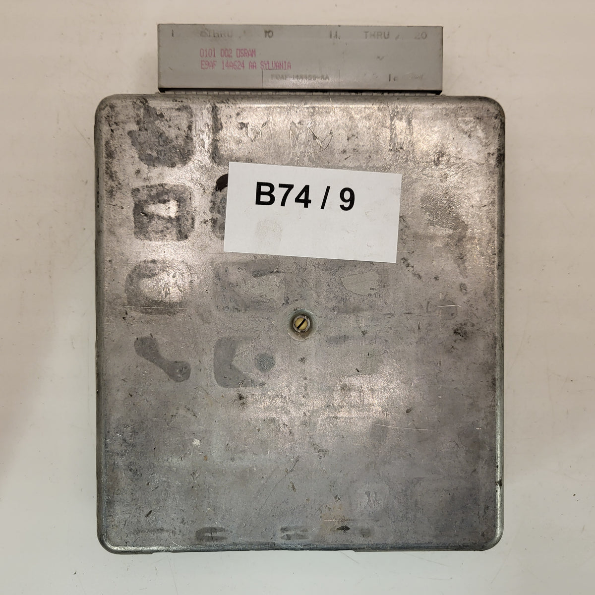 Ford ECU / 1S6F-12A650-JA / CHCA / LP4-323 / EEC-V / VISTEON - B74-09 - 3
