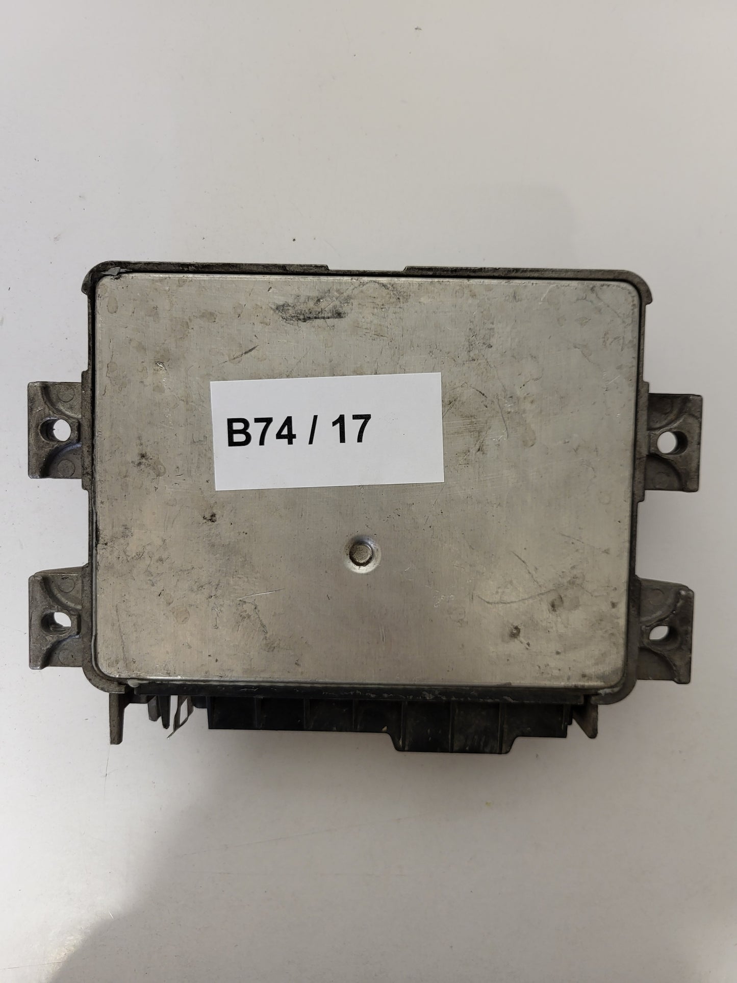 LANCIA Y 1.2 16V ECU / 46531217 / IAW 18FD.5Y / 61600.406.00 / MAGNETI MARELLI