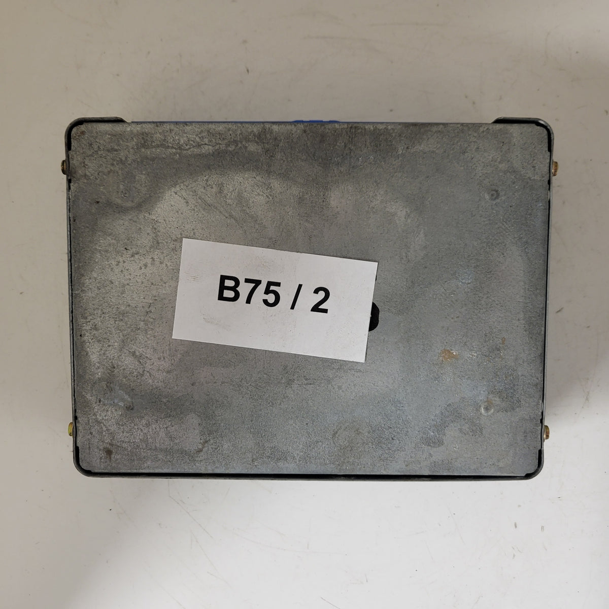 NISSAN ECU / 0261200957 / 2371099B00 / 99B00-95800 / BOSCH - B75-02 - 3