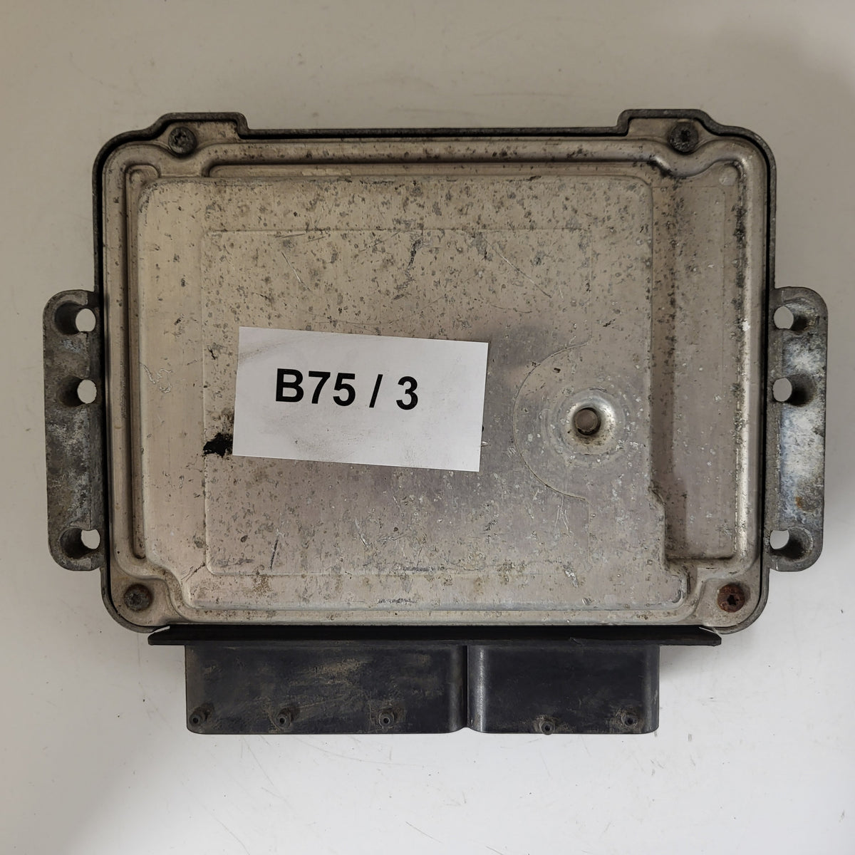 Opel Zafira B ECU / 0281011669 / 55189927 / 1039S10277 / BOSCH - B75-03 - 3