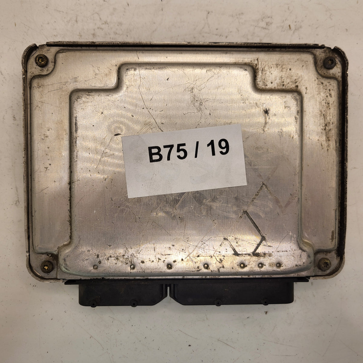 VW GOLF POLO ECU / 045906019AP / 0281010865 / EDC15P+ / BOSCH - B75-19 - 3