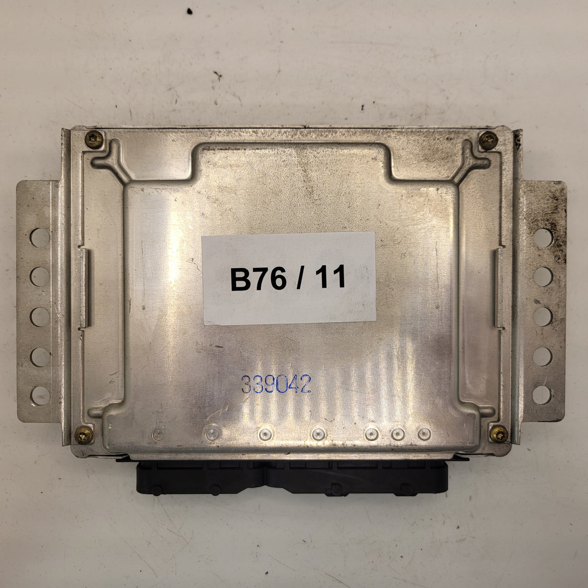 LANCIA LYBRA 2.4 JTD ECU / 0281010339 / 46819420 / BOSCH - B76-11 - 3