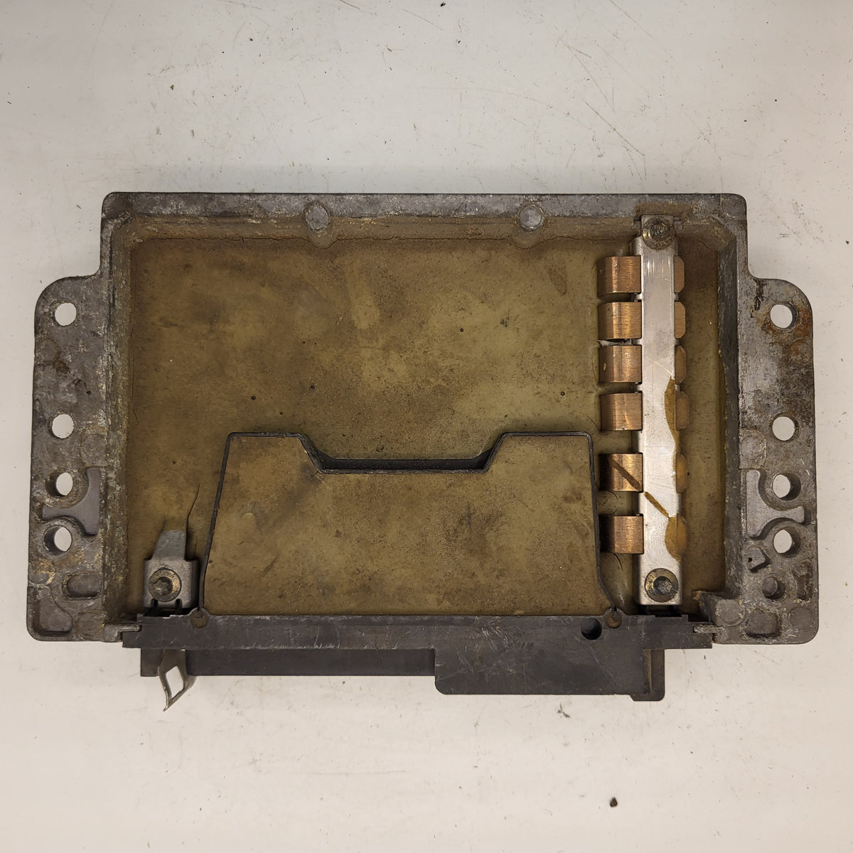 Renault ECU / S115300121B / S115300121 / HOM7700875745 / 7700111772 - B76-13 - 3