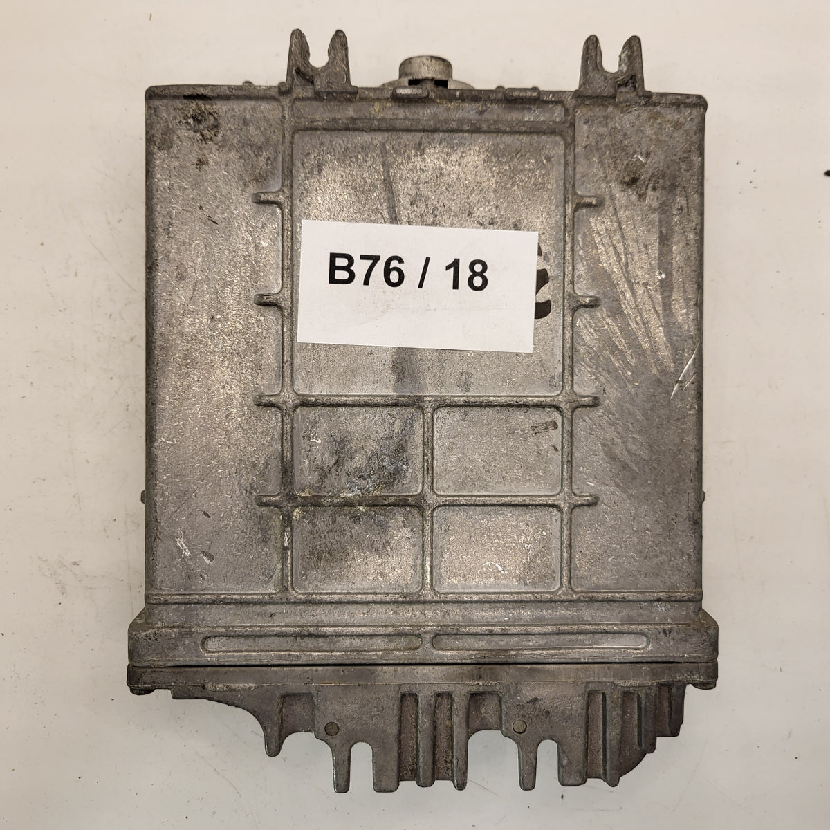 Renault Megane ECU / 0281001739 / 770010091 / 7700107088 / BOSCH - B76-18 - 3